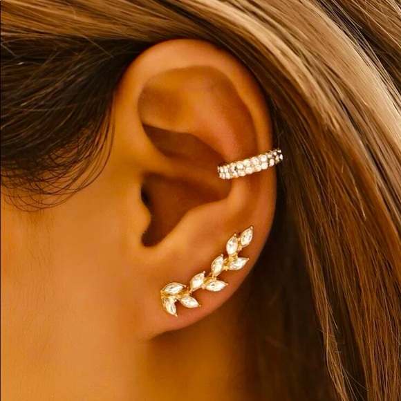 Jewelry - 💎NEW RHINESTONE LEAF EARRINGS AND 1 PIECE EAR CUFF!!